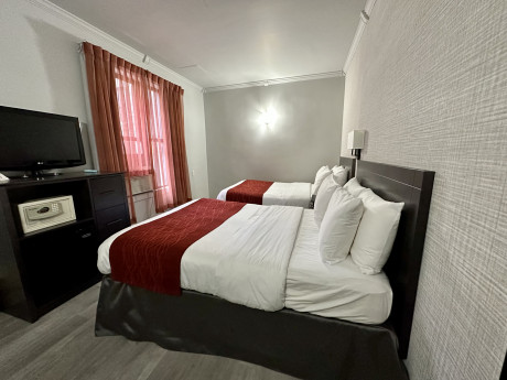 2 Full Beds Smoking